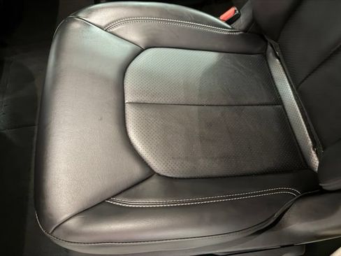 Used 2023 Chrysler Pacifica Touring-L FWD image 19