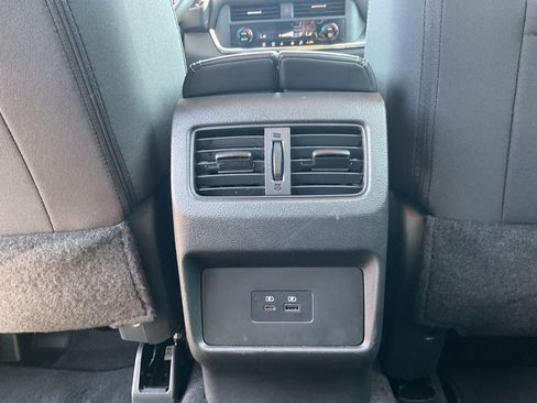 Used 2023 Nissan Rogue SV FWD image 9