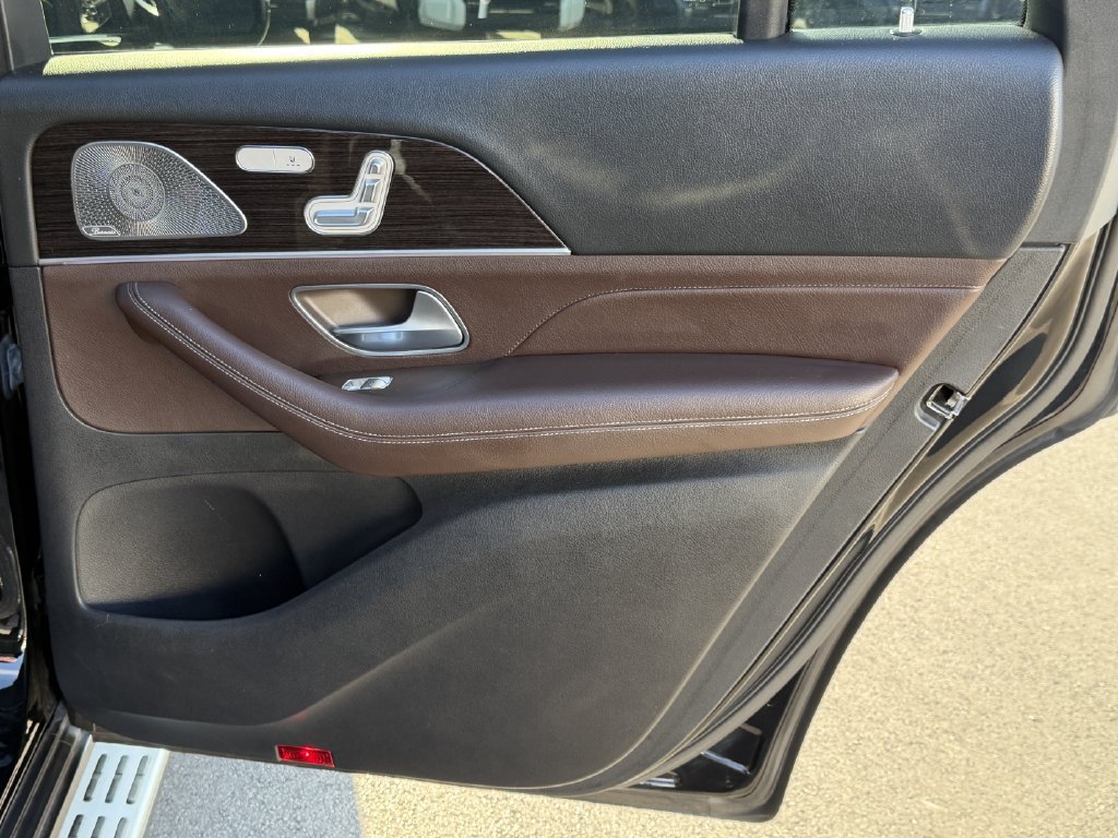 Used 2022 Mercedes-Benz GLS 450 4MATIC image 17