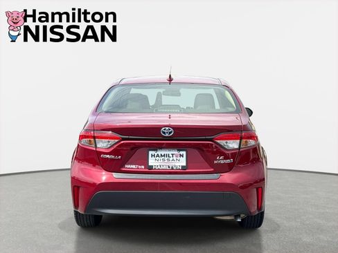 Used 2024 Toyota Corolla LE FWD image 3
