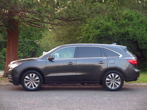 Used 2016 Acura MDX SH-AWD w/ Tech & Entertainment image 2
