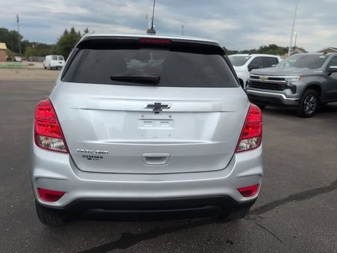 Used 2022 Chevrolet Trax LS w/ Tint and Cruise Package AWD/4WD image 5