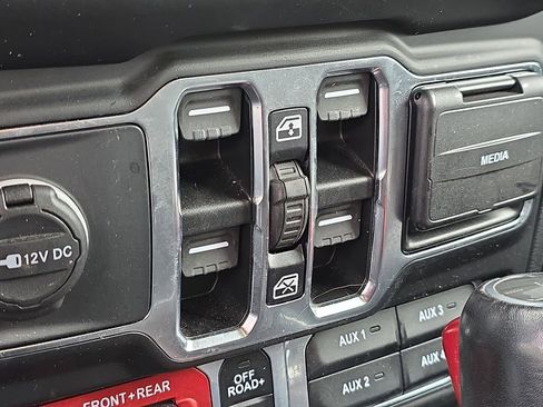 Used 2021 Jeep Wrangler Unlimited Rubicon AWD/4WD image 31