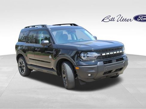 New 2026 Ford Bronco Sport Outer Banks w/ Outer Banks Tech Package+ AWD/4WD image 2