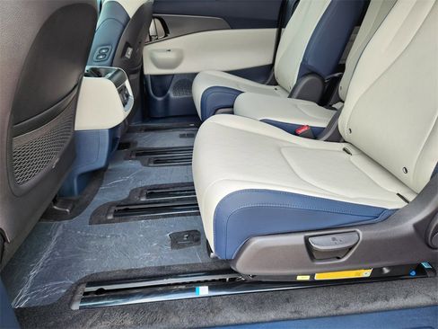 New 2026 Kia Carnival SX w/ SX Dark Edition Package image 10