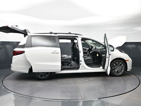 New 2026 Honda Odyssey Touring image 31