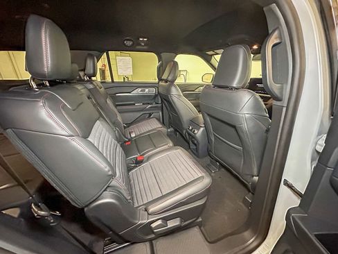 New 2026 Ford Explorer ST-Line AWD/4WD image 4