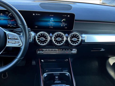 Used 2020 Mercedes-Benz GLB 250 GLB 250 image 34