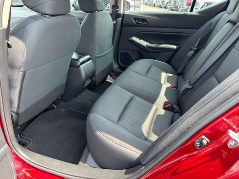 Used 2024 Nissan Altima 2.5 SV FWD image 13