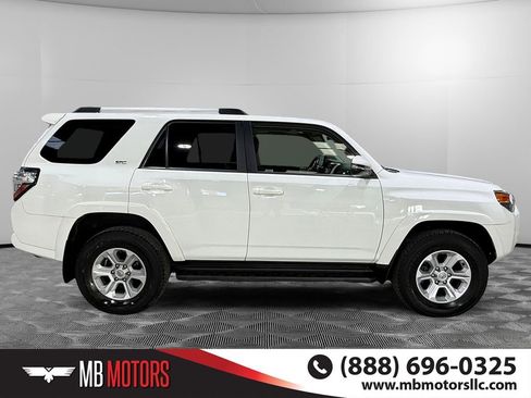 Used 2023 Toyota 4Runner SR5 Premium w/ Moonroof Package image 2