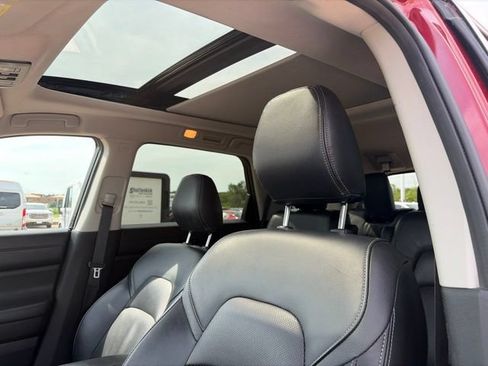 Used 2022 Nissan Pathfinder SV w/ SV Premium Package AWD/4WD image 13