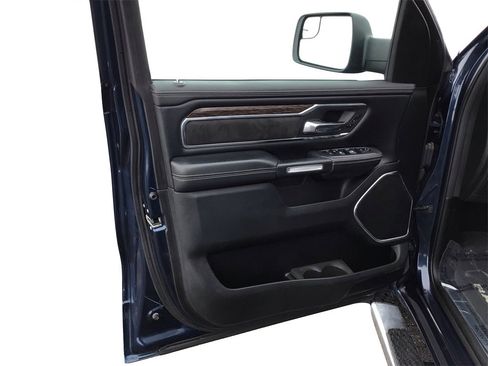 Used 2019 RAM 1500 Laramie image 20