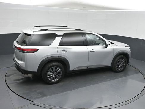 Used 2024 Nissan Pathfinder SV AWD/4WD image 33