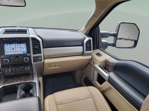 Used 2019 Ford F250 Lariat w/ Lariat Ultimate Package AWD/4WD image 7