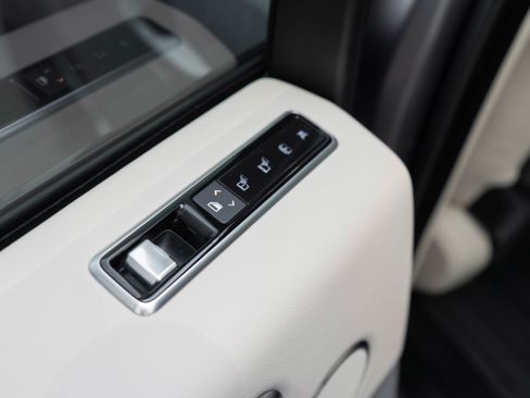 Used 2020 Land Rover Range Rover HSE image 27