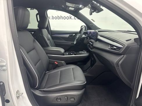 Used 2025 Buick Enclave Preferred FWD image 34