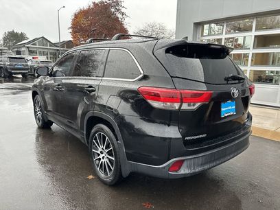Used 2017 Toyota Highlander SE