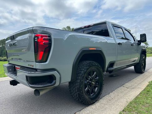 Used 2024 GMC Sierra 2500 AT4 w/ AT4 Premium Plus Package AWD/4WD image 5