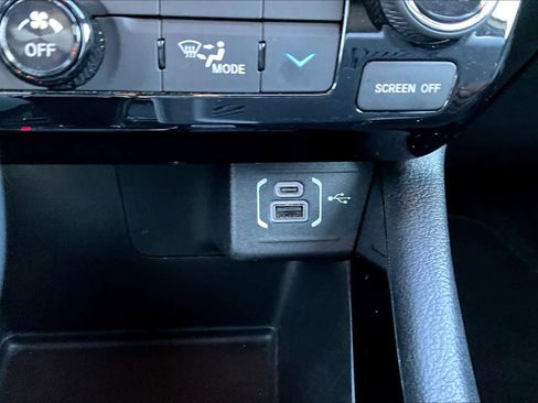 Used 2025 Jeep Compass Limited image 28