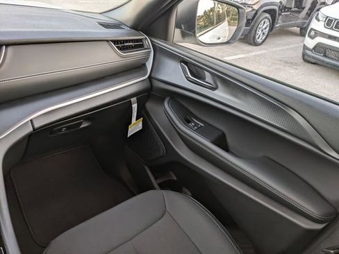 New 2025 Jeep Grand Cherokee L Laredo w/ Luxury Tech Group I RWD image 13