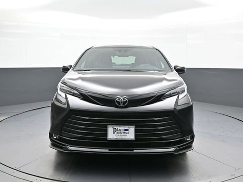 New 2026 Toyota Sienna XLE Woodland Edition image 2