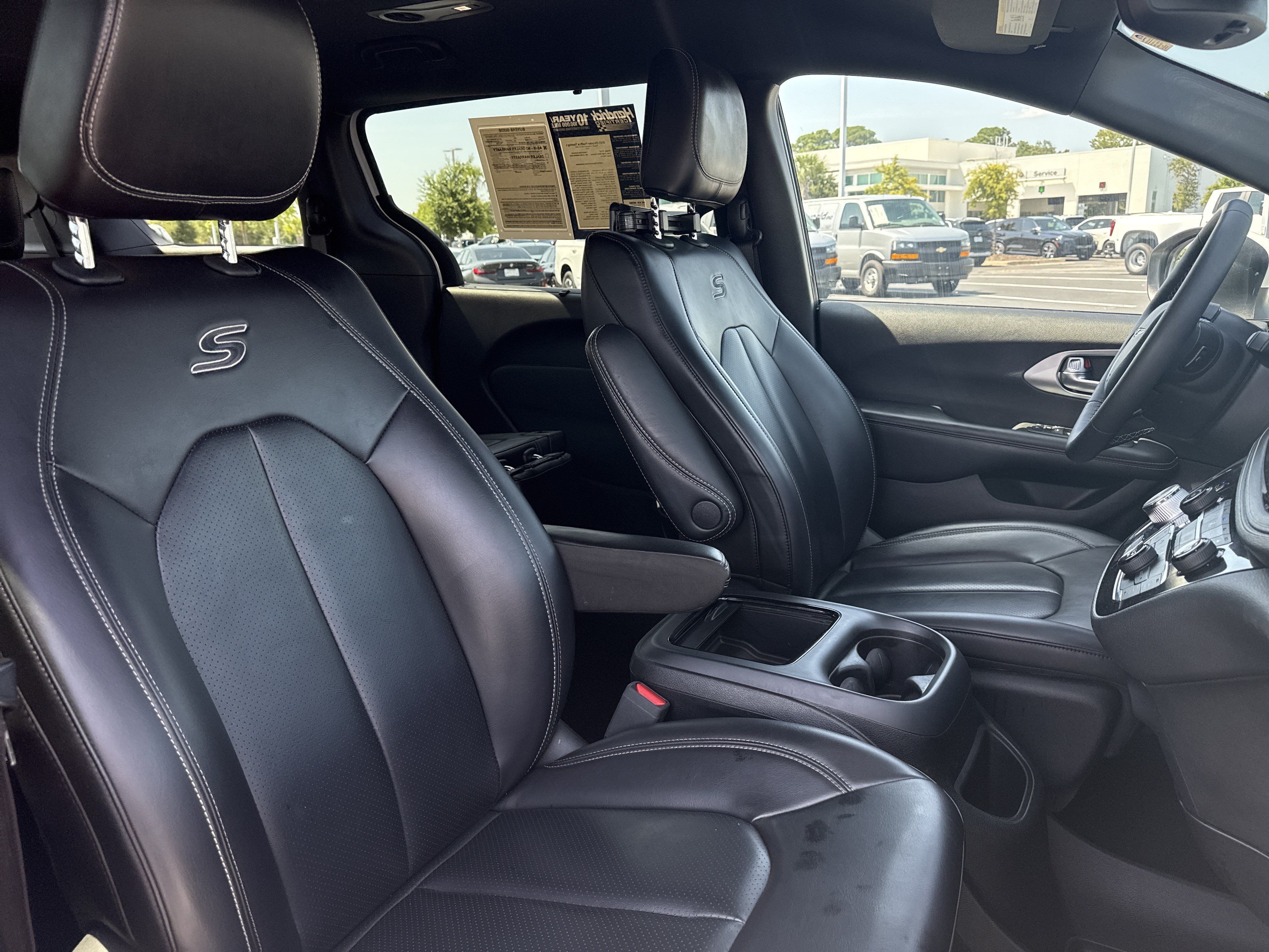 Used 2023 Chrysler Pacifica Touring-L w/ S Appearance Package FWD image 31
