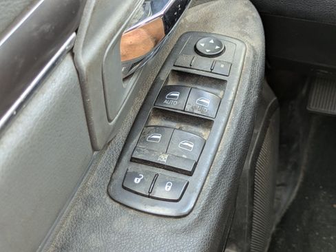 Used 2021 RAM 1500 Classic SLT AWD/4WD image 19