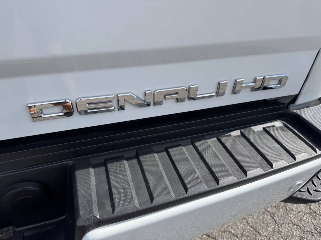 Used 2019 GMC Sierra 3500 Denali w/ Duramax Plus Package AWD/4WD image 19