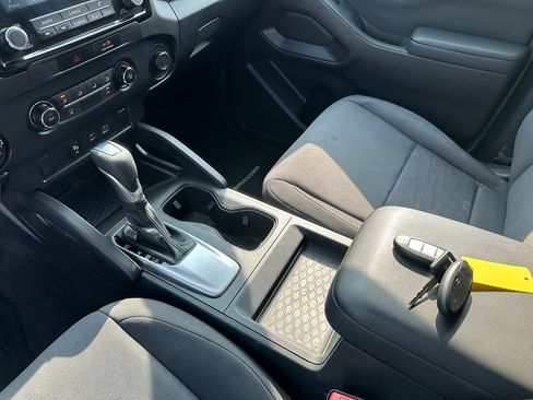 Used 2022 Nissan Frontier S w/ Technology Package AWD/4WD image 18