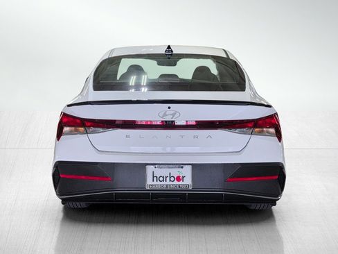 Certified 2025 Hyundai Elantra Sport FWD image 6