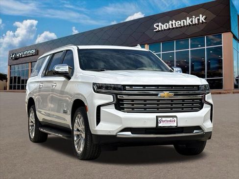 Used 2024 Chevrolet Suburban Premier w/ Premium Package 2 RWD image 3