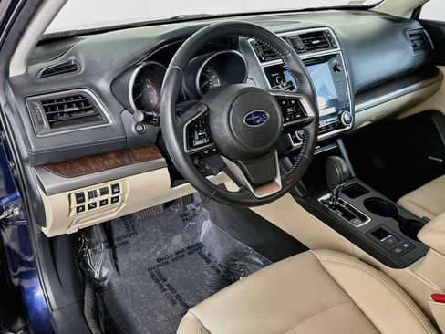 Used 2018 Subaru Outback 2.5i Limited AWD/4WD image 9