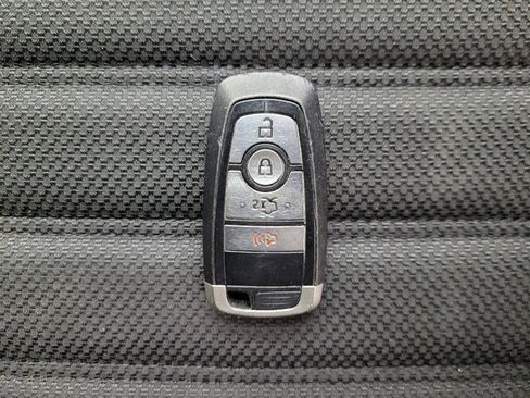 Used 2019 Ford Fusion SE AWD/4WD image 32