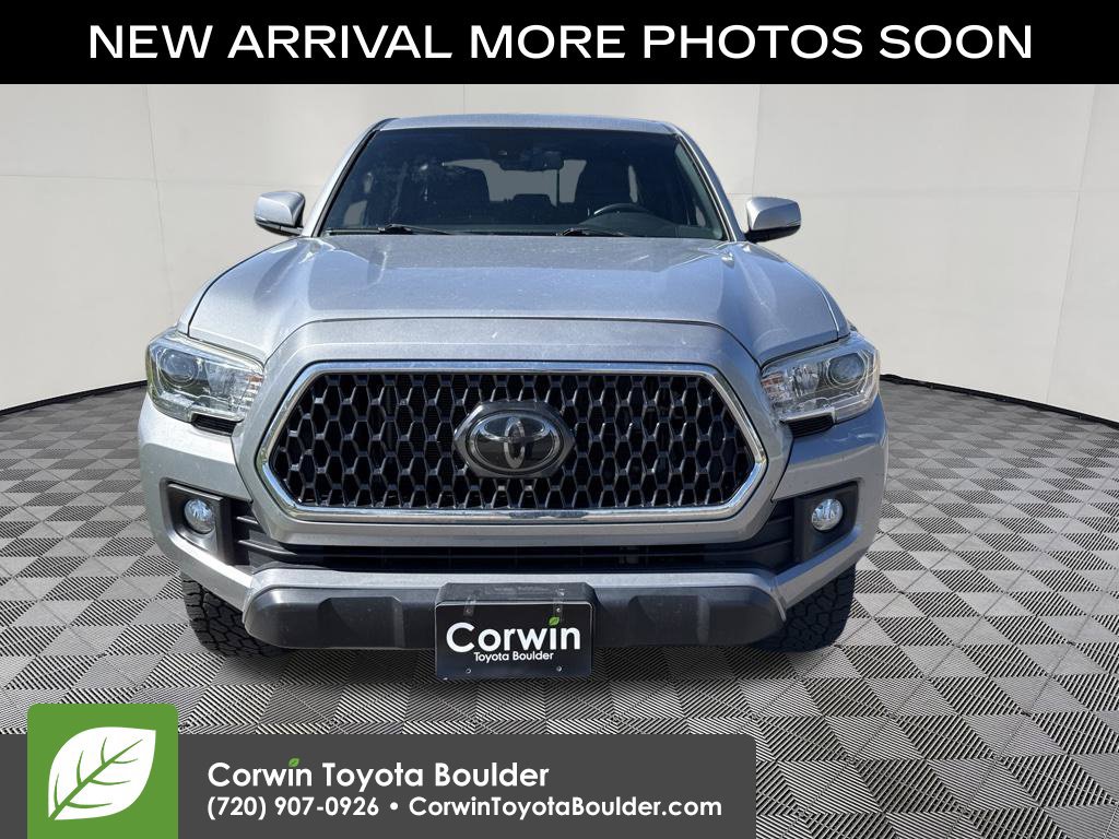 Used 2018 Toyota Tacoma TRD Off-Road w/ Technology Package AWD/4WD image 2