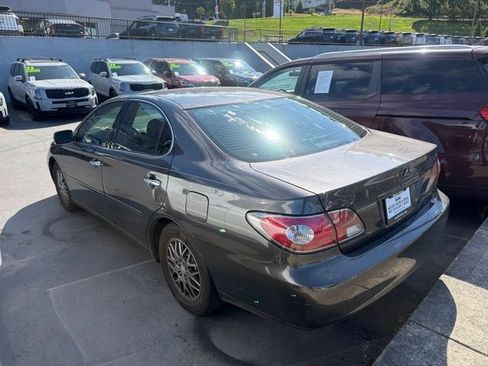 Used 2004 Lexus ES 330 FWD image 2
