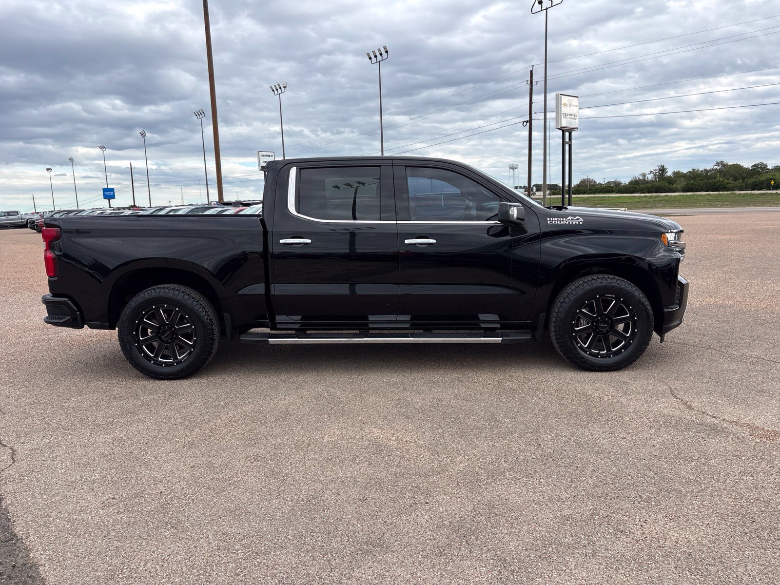 Used 2020 Chevrolet Silverado 1500 High Country w/ Technology Package AWD/4WD image 7