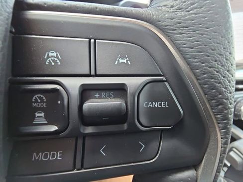 Used 2025 Toyota Tacoma TRD Sport w/ TRD Sport Upgrade Package AWD/4WD image 18