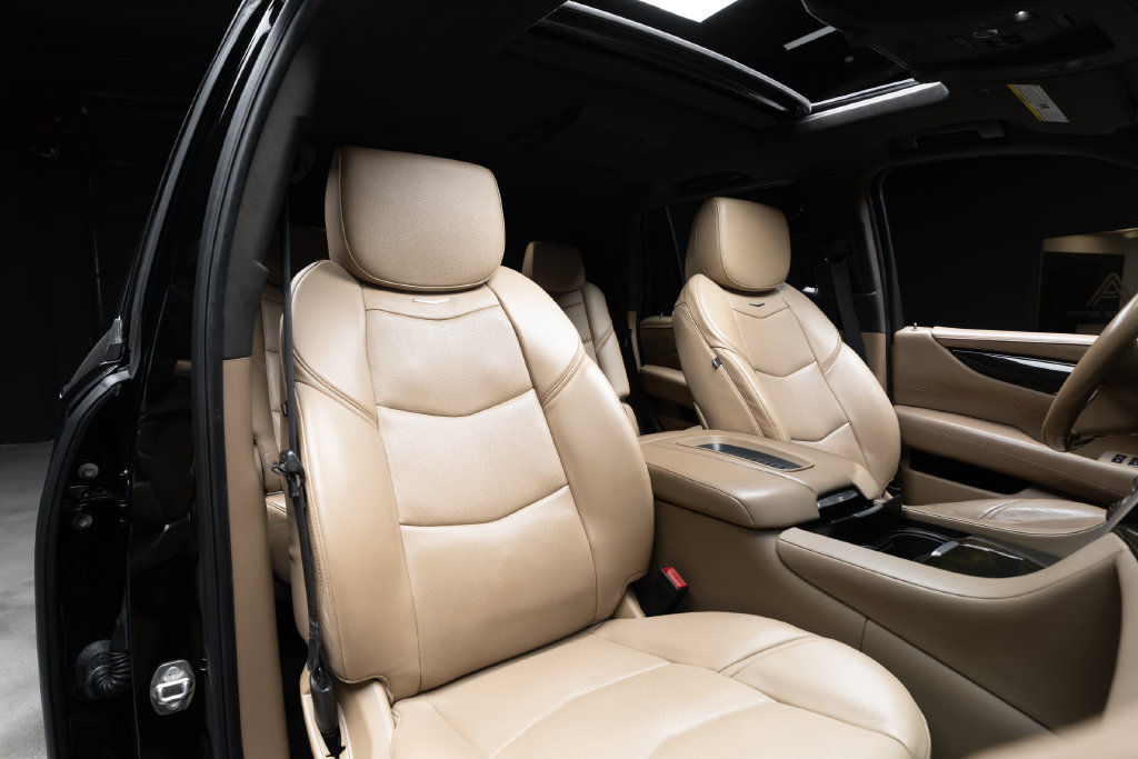 Used 2020 Cadillac Escalade Platinum AWD/4WD image 39