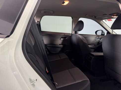 Used 2023 Nissan Rogue SV image 29