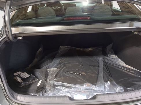 Certified 2025 Hyundai Elantra Sport image 18