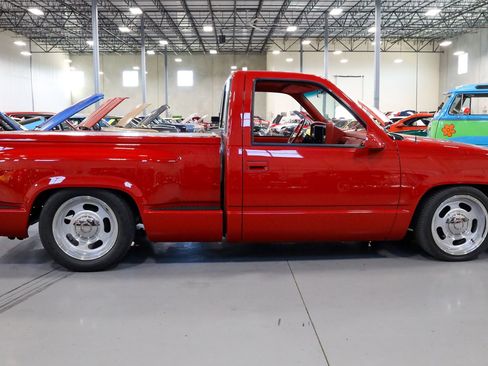 Used 1988 Chevrolet Silverado 1500 2WD Regular Cab image 30