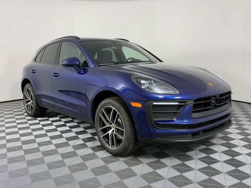 Certified 2026 Porsche Macan AWD/4WD image 7