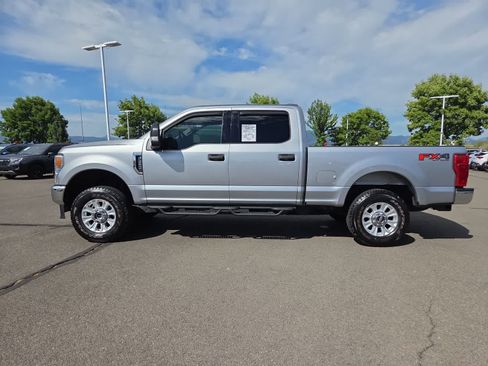 Used 2022 Ford F250 XLT w/ FX4 Off-Road Package AWD/4WD image 11