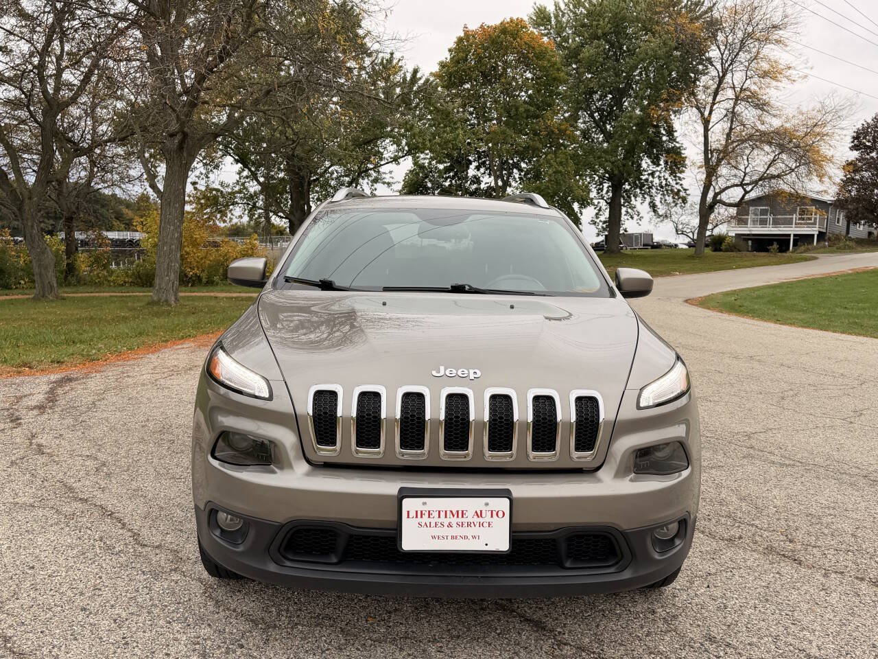 Used 2016 Jeep Cherokee Latitude w/ Comfort/Convenience Group AWD/4WD image 8