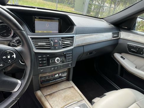 Used 2010 Mercedes-Benz E 350 Sedan image 50