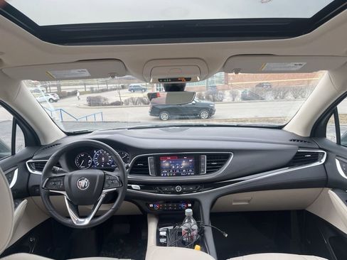 Used 2023 Buick Enclave Avenir image 5