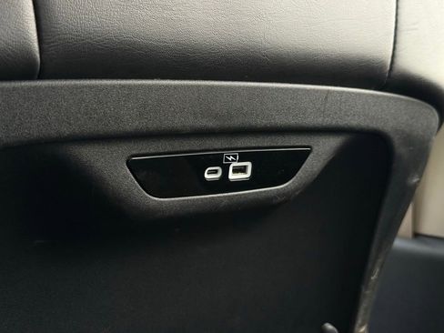 Used 2023 Chrysler Pacifica Touring-L FWD image 49