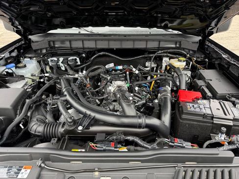 New 2025 Ford Bronco Badlands image 10