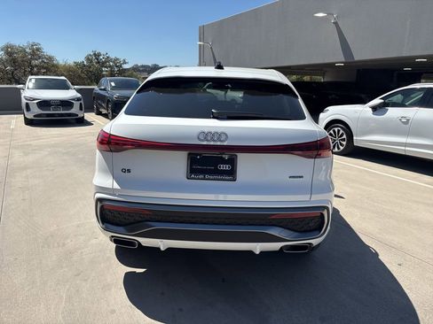 Used 2025 Audi Q5 Premium w/ Convenience Package image 7