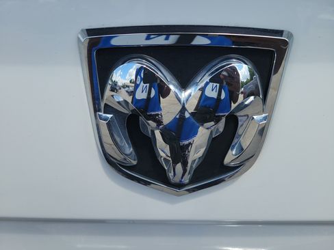 Used 2022 RAM 1500 Classic SLT AWD/4WD image 10